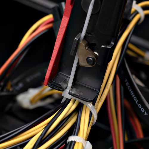 StarTech.com Nylon Cable Tie Gun, Zip Tie Cable Installation and Cutter Tool, Zip Tie Tensioning/Tightener, Works with Nylon Zip Ties 2.4mm to 4.8mm, TAA Compliant