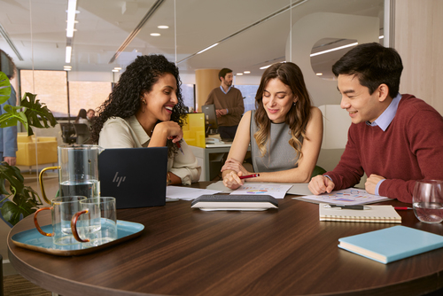 HP Poly Sync 40 USB-A USB-C Speakerphone